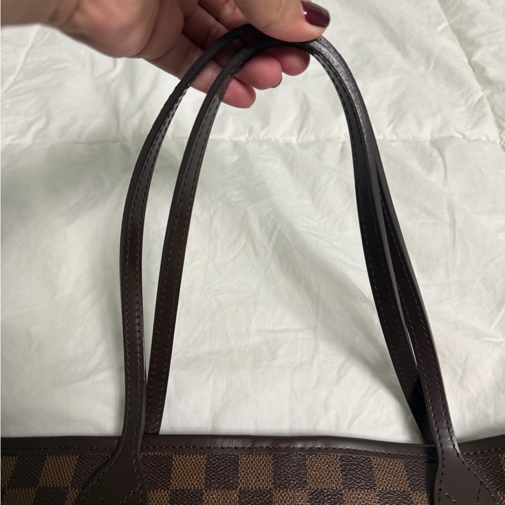 Louis Vuitton Neverfull MM - Picture 11 of 13